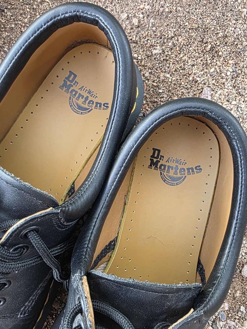 Men's Dr Martens Shoes 8053 Slip Resistant Soles Black Size 11 - Picture 2 of 10